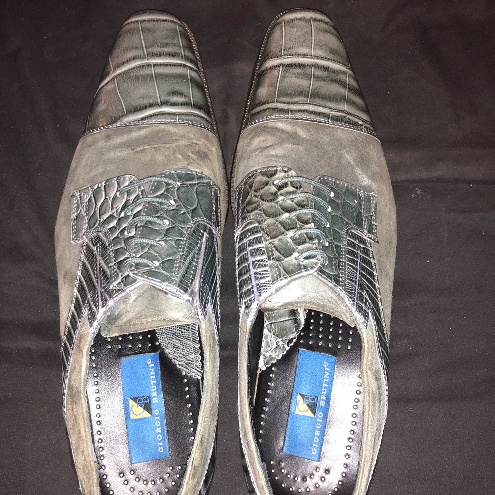 Men’s dress shoes, gray